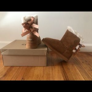 UGG Australia Brand New Chestnut Bowtie UGG